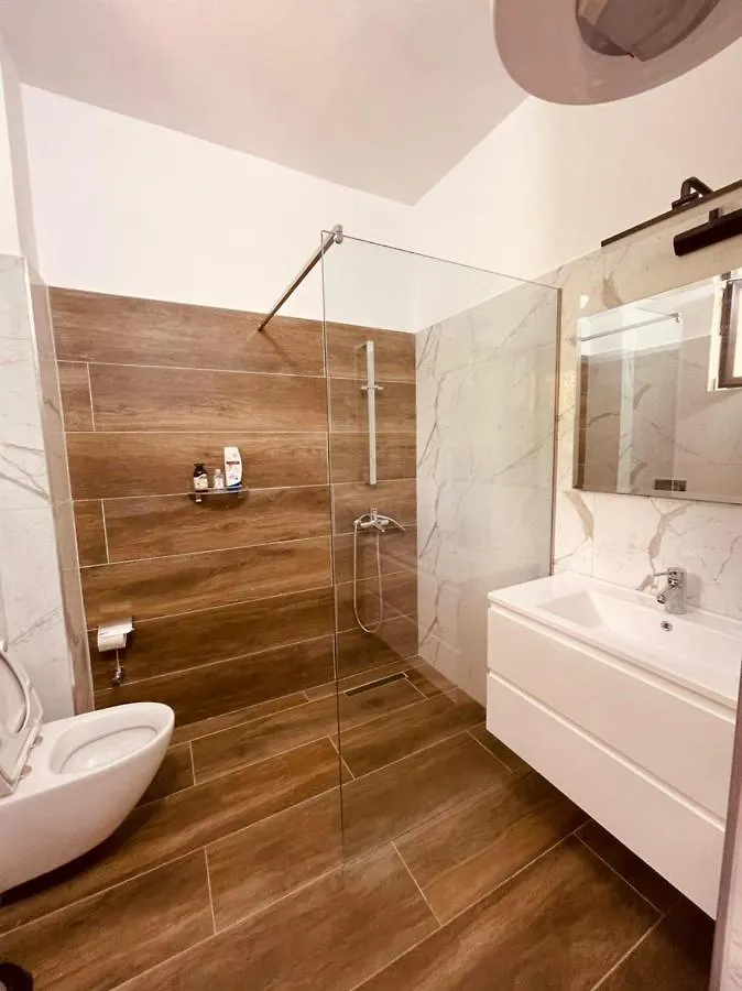 Hotel Imperial Dhermi 3*,